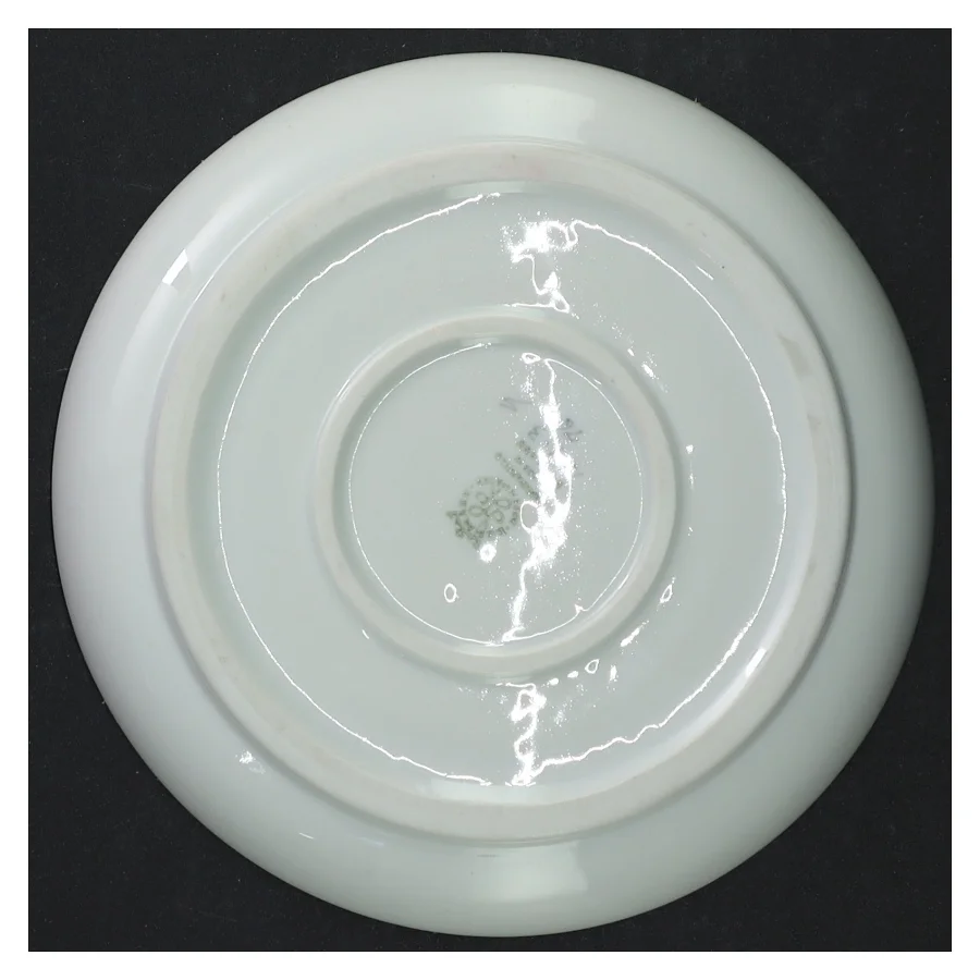 Hvid porcelænstallerken (str. 16 cm i diameter)