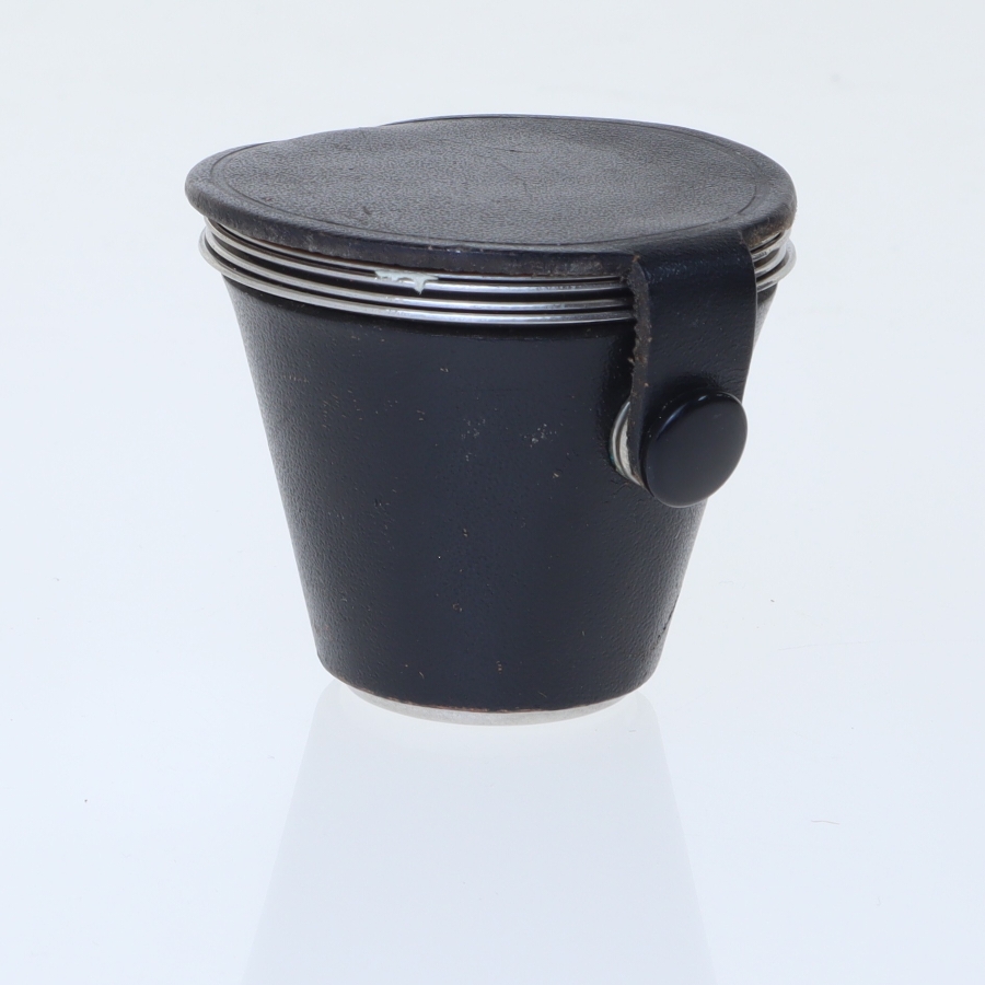 Sammenklappelig rejsekrus i læderetui (str. Ø. 5 cm. længde. 4,5)