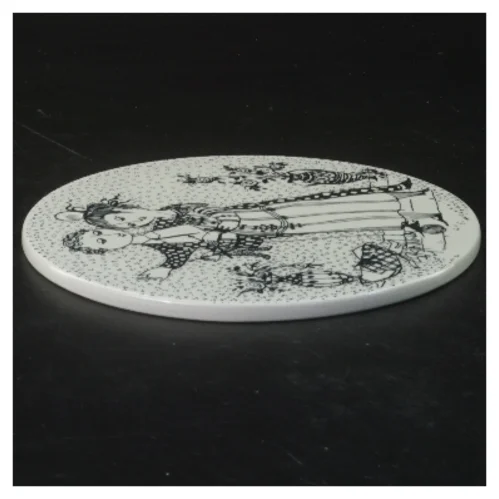 Dekorativ keramisk vægplade fra Nymølle (str. Ø 15 cm)