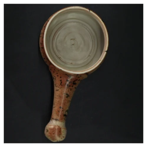 Keramik skål med hank (str. 13 cm i diameter. 8 cm høj)