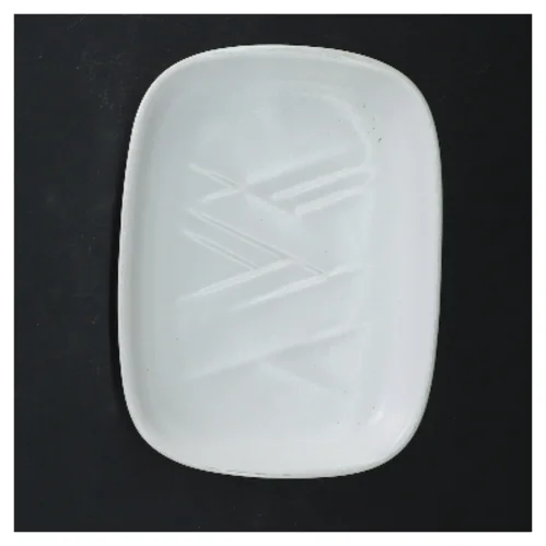 Hvid porcelænsfad (str. 16,5x12,5 cm)