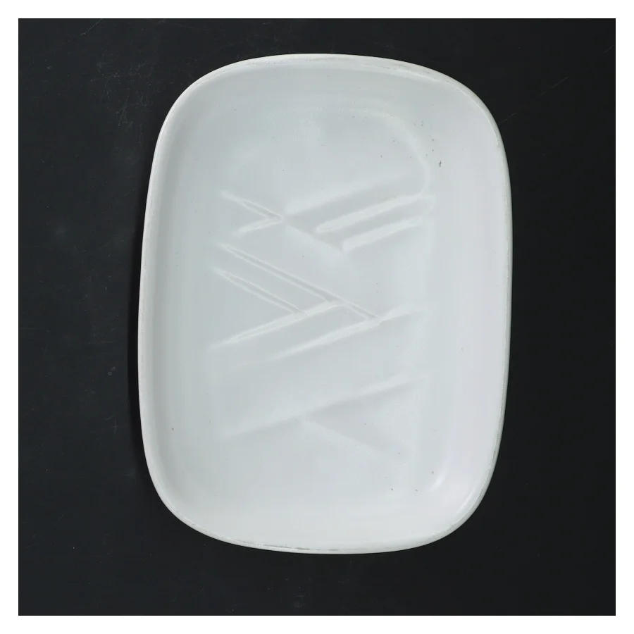 Hvid porcelænsfad (str. 16,5x12,5 cm)