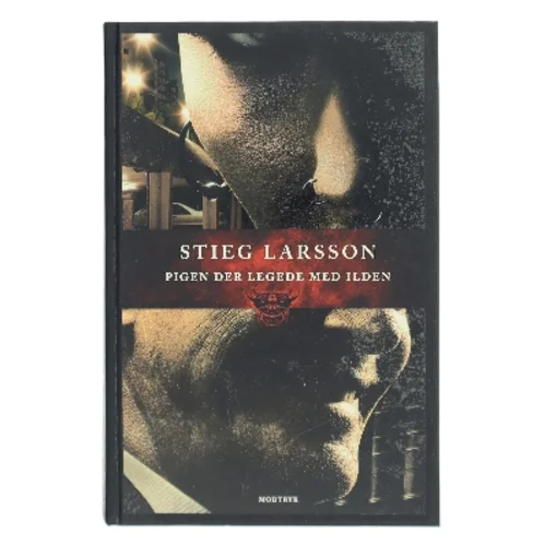 Pigen der legede med ilden. 2 af Stieg Larsson (Bog)