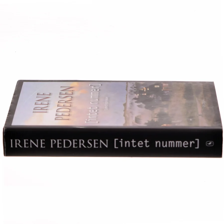 [Intet nummer]: spændingsroman af Irene Pedersen (f. 1952) (Bog)