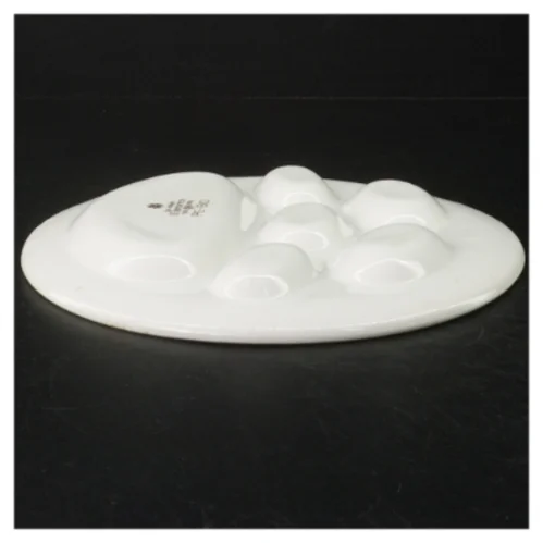 Porcelæns fad med ruminddeling fra Turi-design (str. Ø. 23,5 cm)