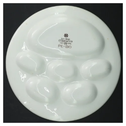 Porcelæns fad med ruminddeling fra Turi-design (str. Ø. 23,5 cm)