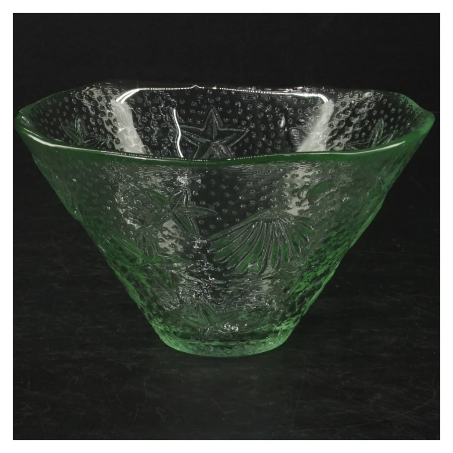 Grøn glas skål med dekoration (str. Ø. 15 cm)