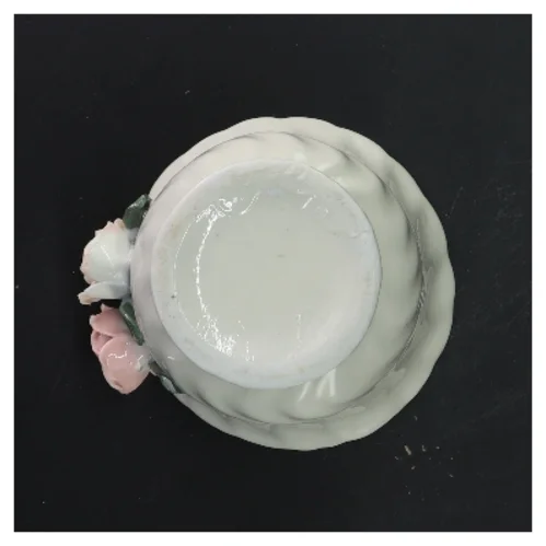 Porcelænsvaske med roser (str. Ø 10,5x h 9 cm)