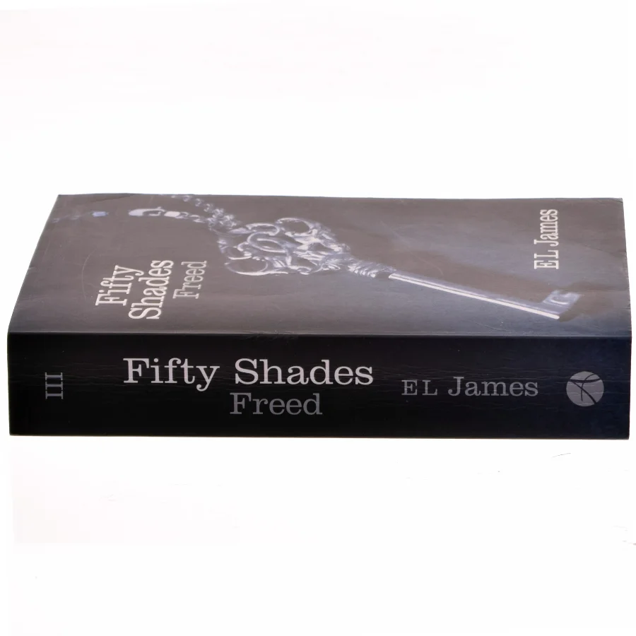 Fifty shades freed af E. L. James (Bog)