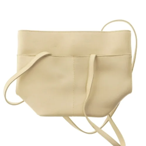 Beige skuldertaske i læderlook (str. 33,5x24,5 cm)