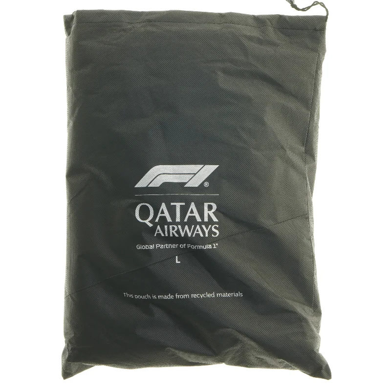 Sæt med pyjamas og tøfler fra Qatar Airways fra Qatar Airways (str. str L cm)