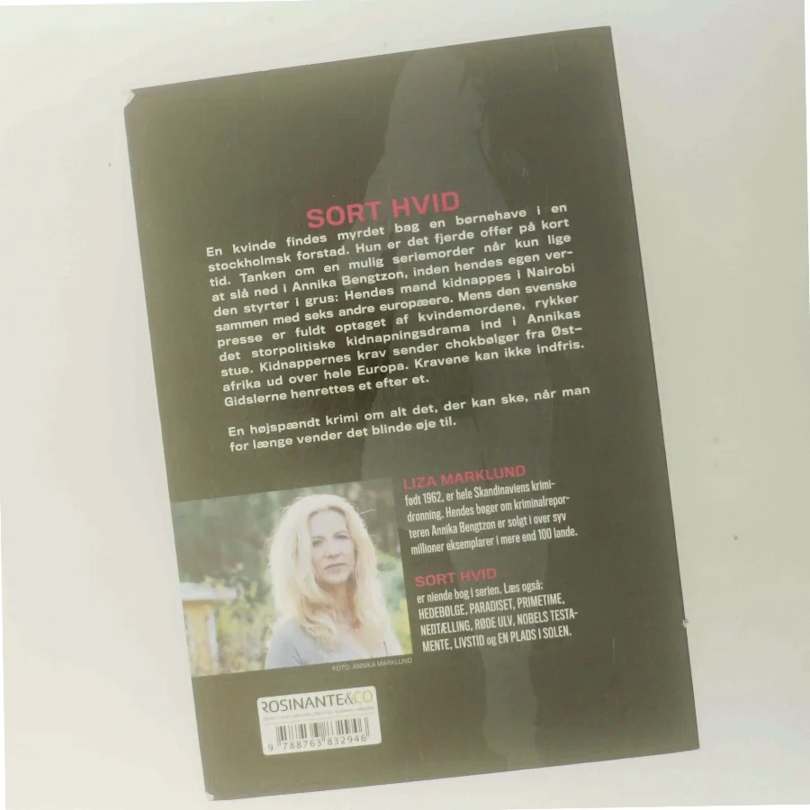 Sort hvid : krimi af Liza Marklund (Bog)