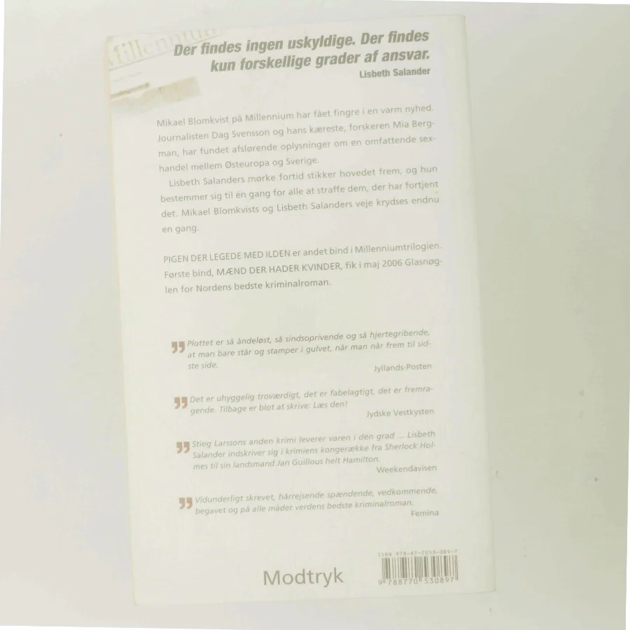 Pigen Der Legede Med Ilden (Millennium, 2. Bind) af Stieg Larsson (Bog)