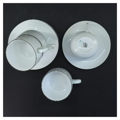 Hvide kaffekopper med underkopper fra Atelier (str. 6 stk Ø 8 & 14 cm)