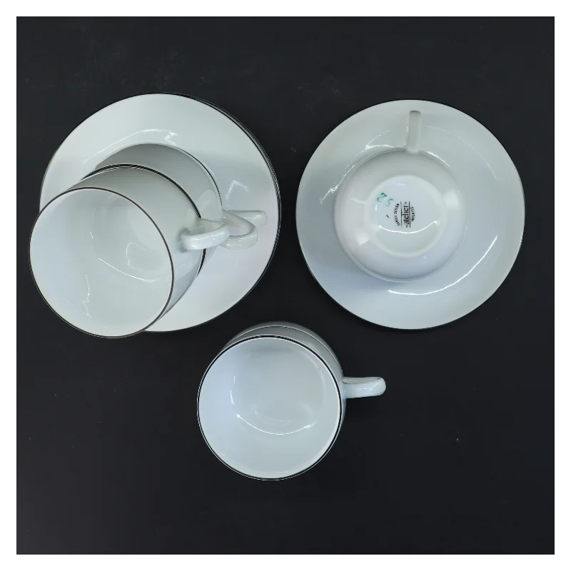 Hvide kaffekopper med underkopper fra Atelier (str. 6 stk Ø 8 & 14 cm)