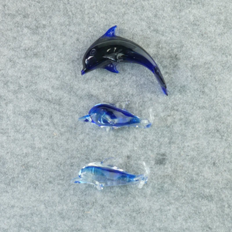 Glas delfiner (str. 14 x 4 cm og 12 x 3 cm)
