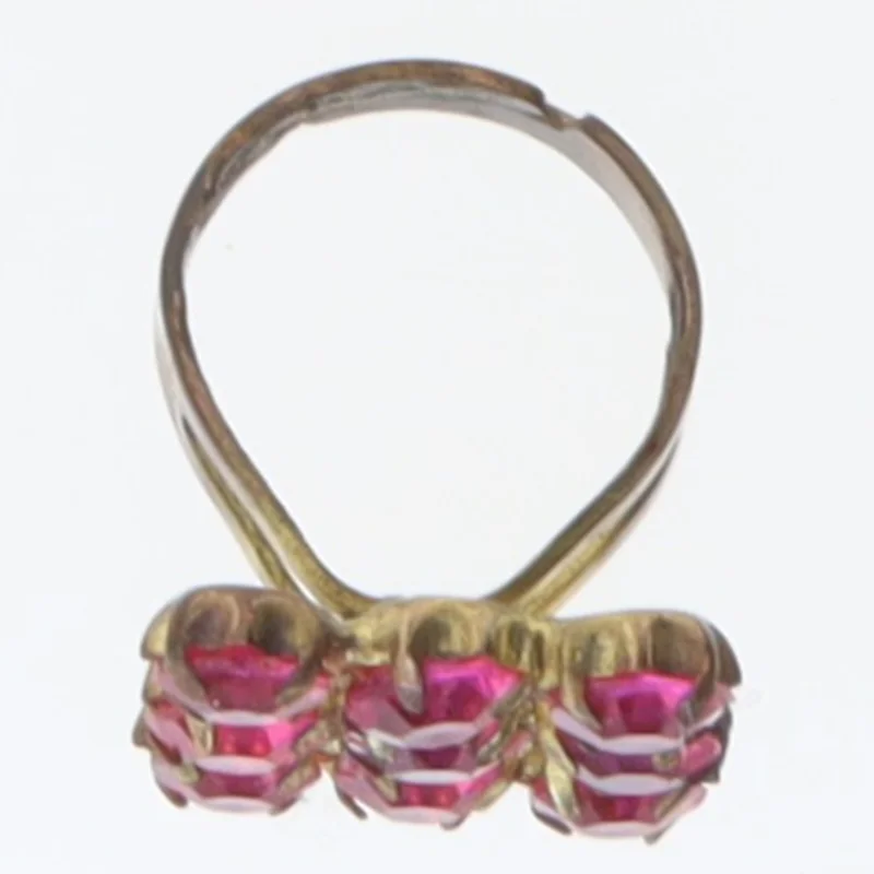 Ring med pink sten (str. 52 mm)