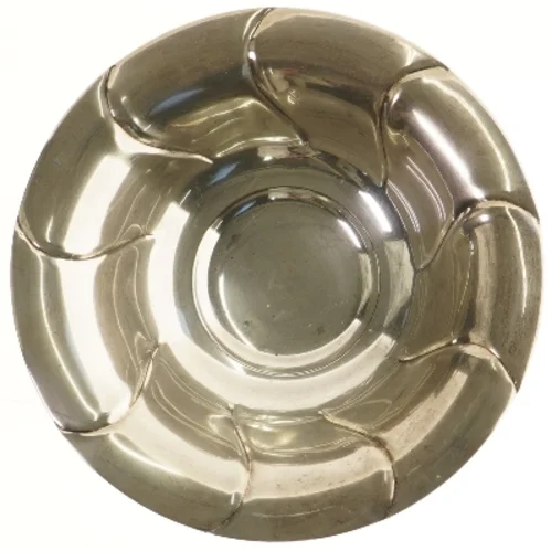 Sølvskål med dekorative detaljer (str. Ø 25,5 cm)