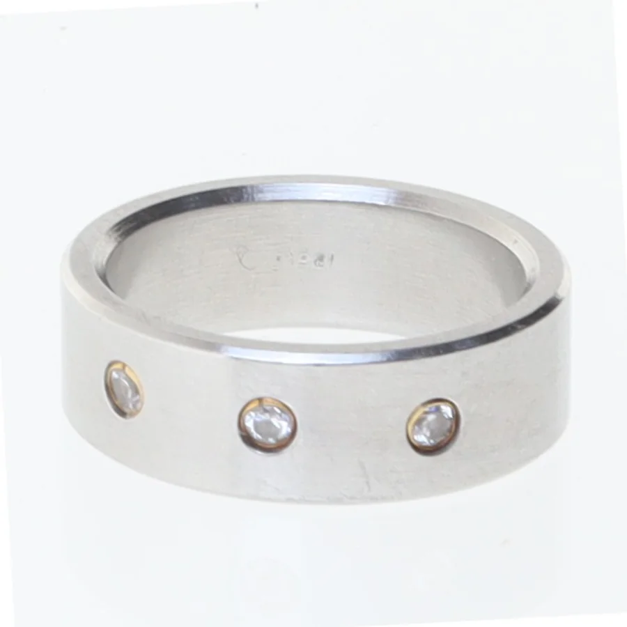 Sølvfarvet ring med sten (str. 54 mm)