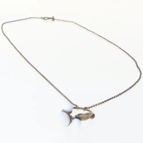 Halskæde med vedhæng (str. 55 cm)