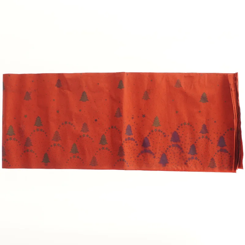 Juledug med trær og stjerner (str. 116x158 cm)