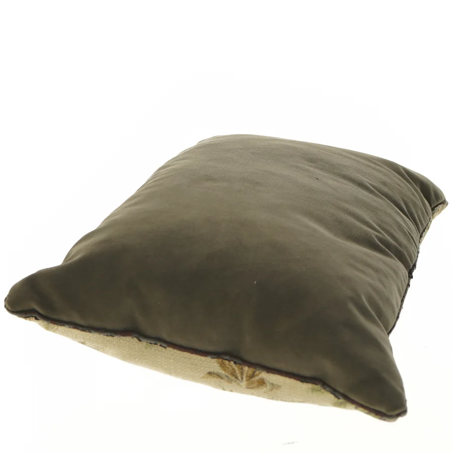 Dekorativ pude med naturmotiv (str. 47x28 cm)