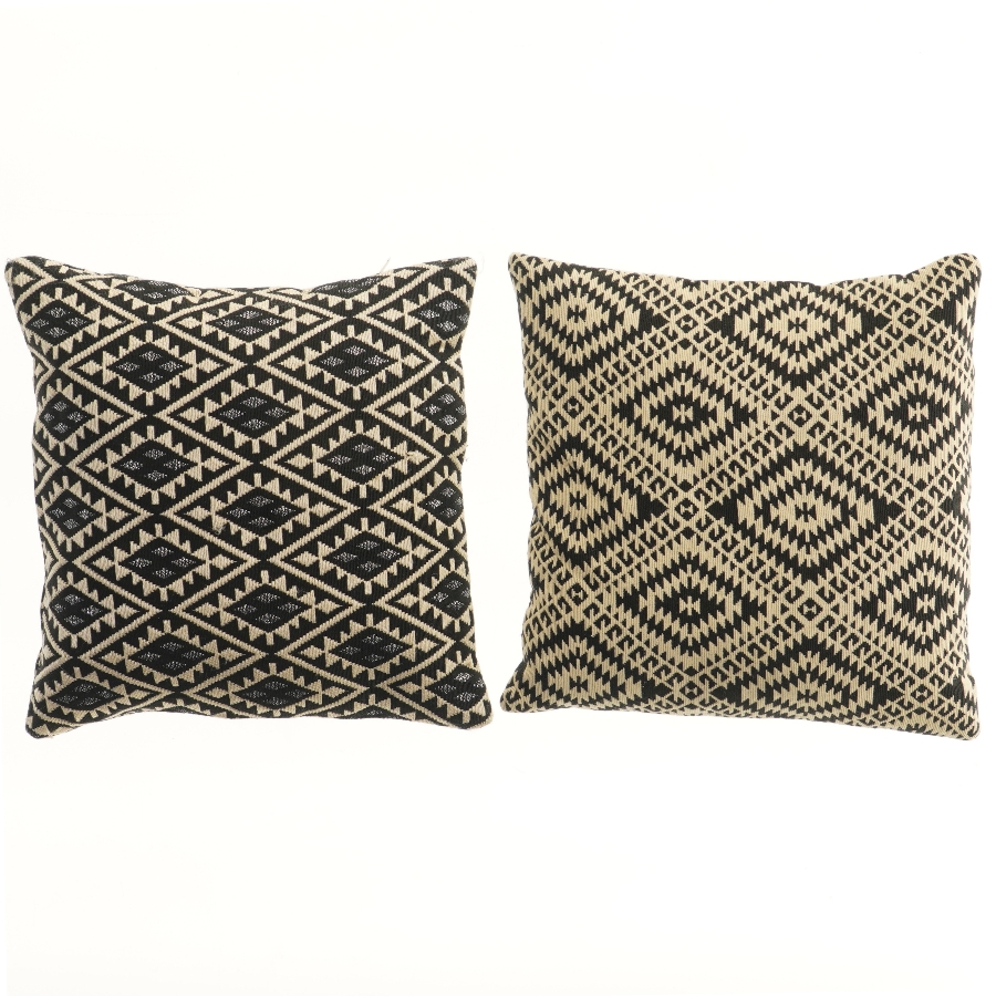 Puder med geometrisk mønster (str. 2 stk 29,5x29,5 cm)