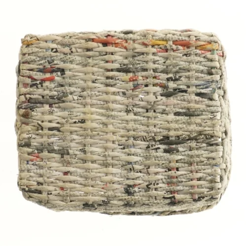 Flettet kurv af avispapir (str. 29x22x23 cm)