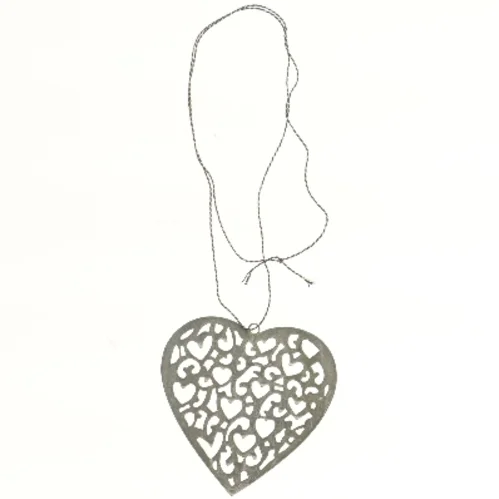 Hjerteformet metal dekoration (str. 15x15 cm)