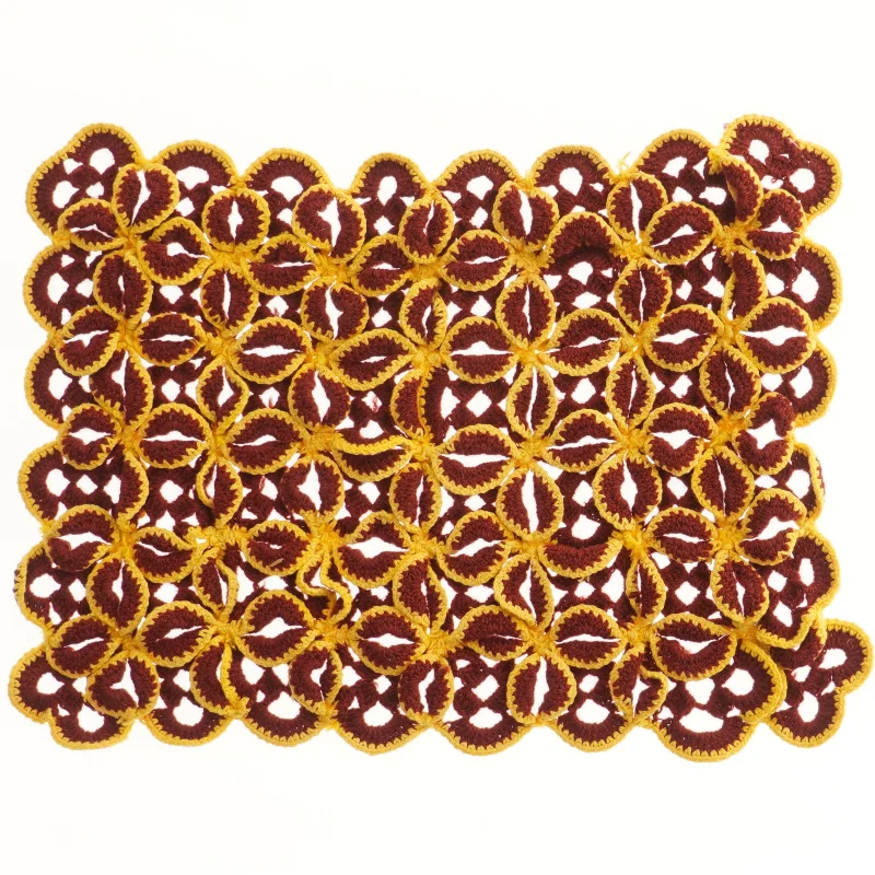 Strikket bordløber (str. 43x32 cm)