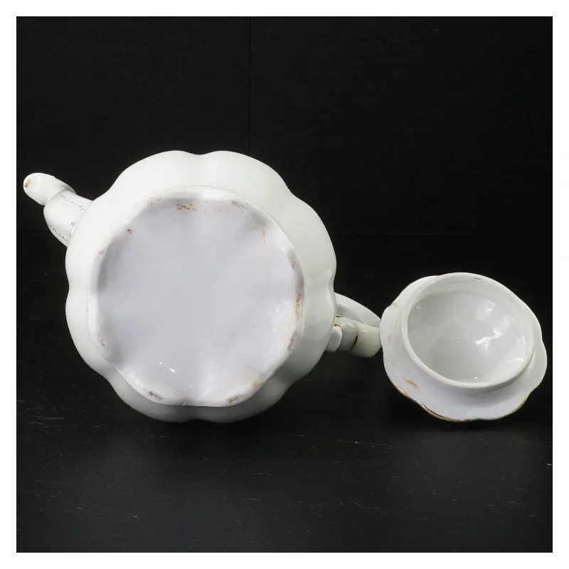 Porcelæns tekande med blomsterdekoration