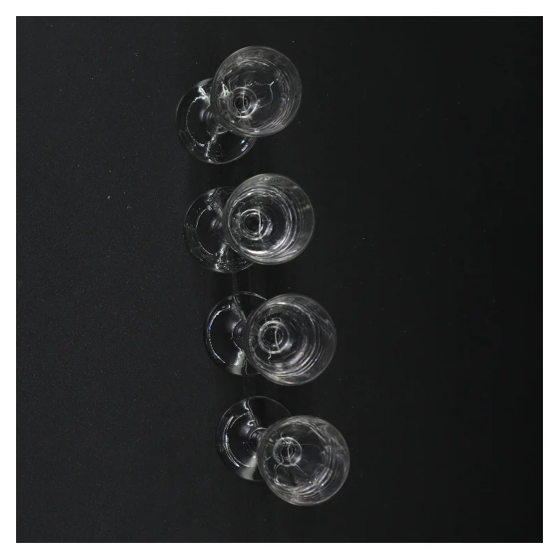 Gennemsigtige vinglas (str. 13 cm)