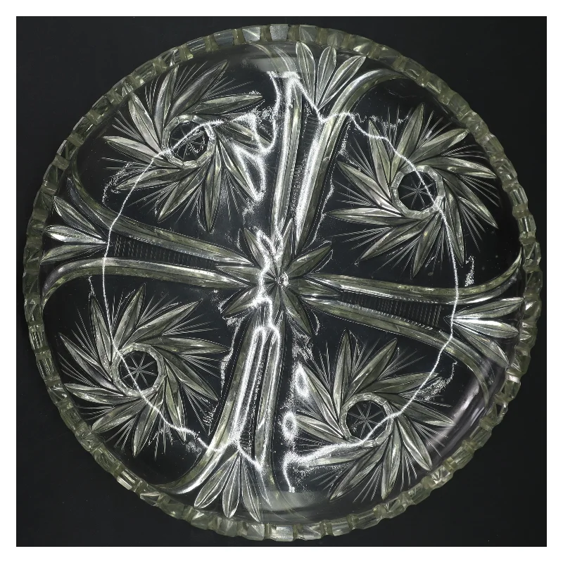 Rund skåret glasfad (str. Ø 28 cm)