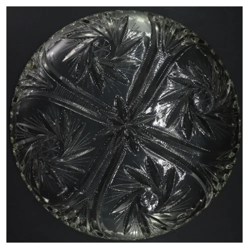 Rund skåret glasfad (str. Ø 28 cm)