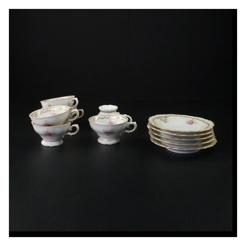 Porcelæn kaffestel fra Import (str. 11 x 5 cm)