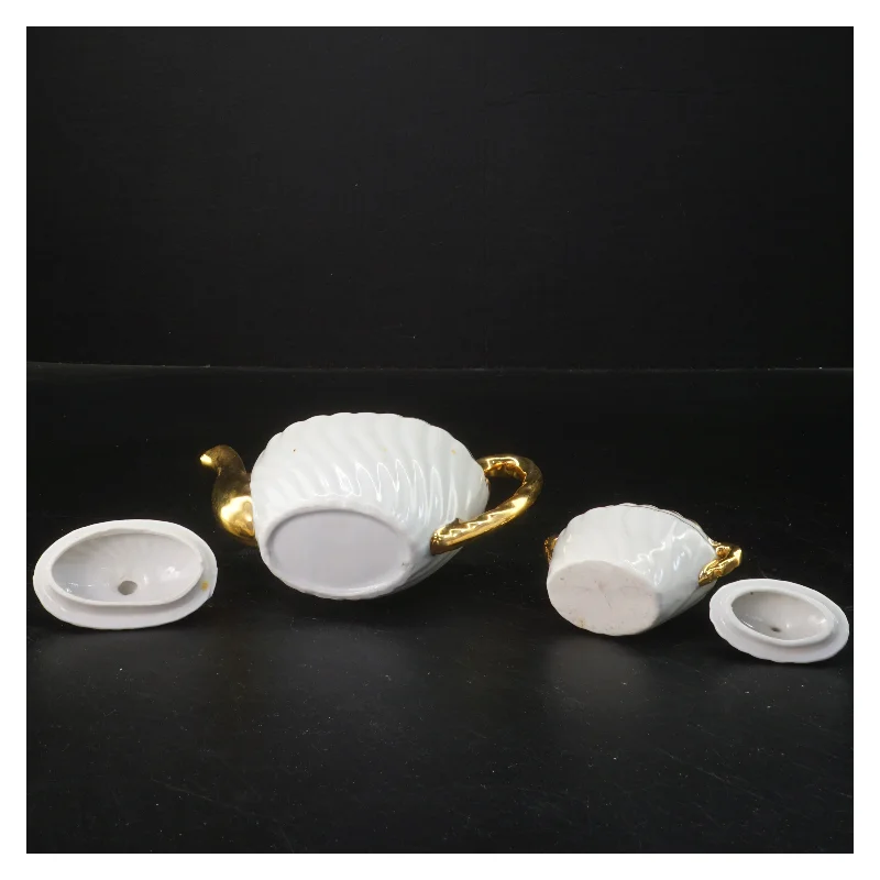 Porcelæn tesæt (str. 15x10&8x6&5x5&9x1 cm)