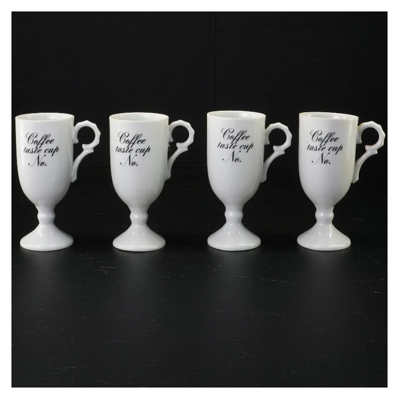 Sæt af hvide Porcelænskop