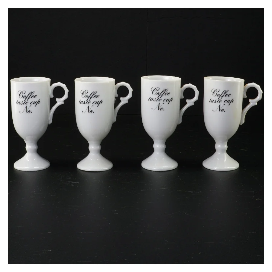 Sæt af hvide Porcelænskop (str. 12 cm)