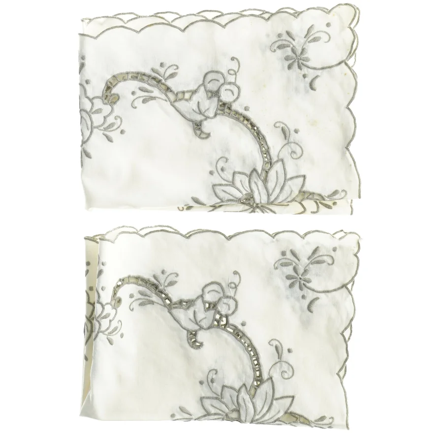 Broderede duge (str. 47 x 31 cm)