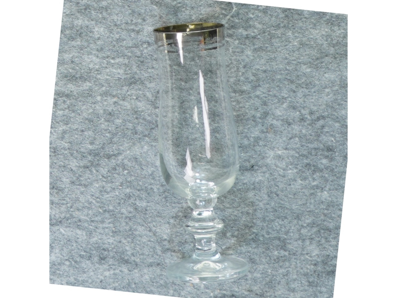 Glas (str. 16 x 5 cm)