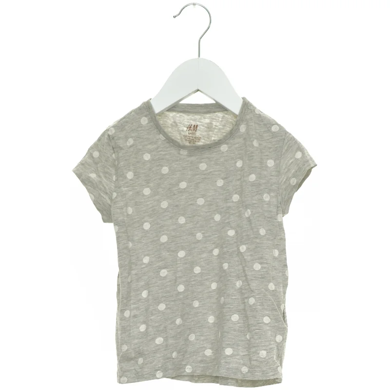 T-Shirt fra H&M (str. 116 cm)