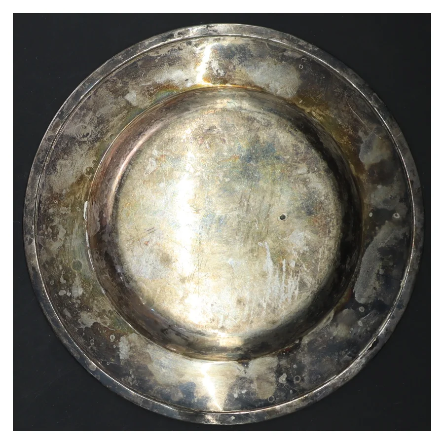 Ældre metal tallerken / fad (str. Ø 19x2 cm)