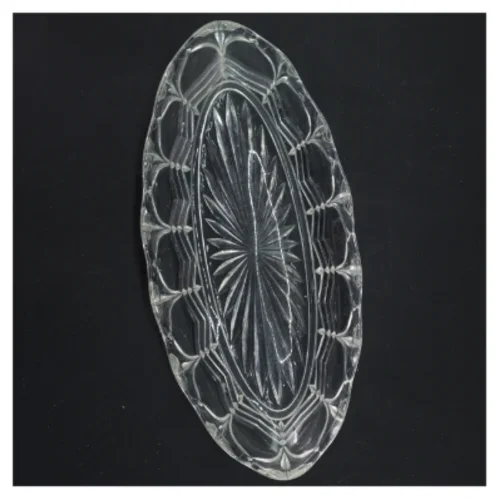 Glasfad med mønstret kant (str. 26x12x3,5 cm)