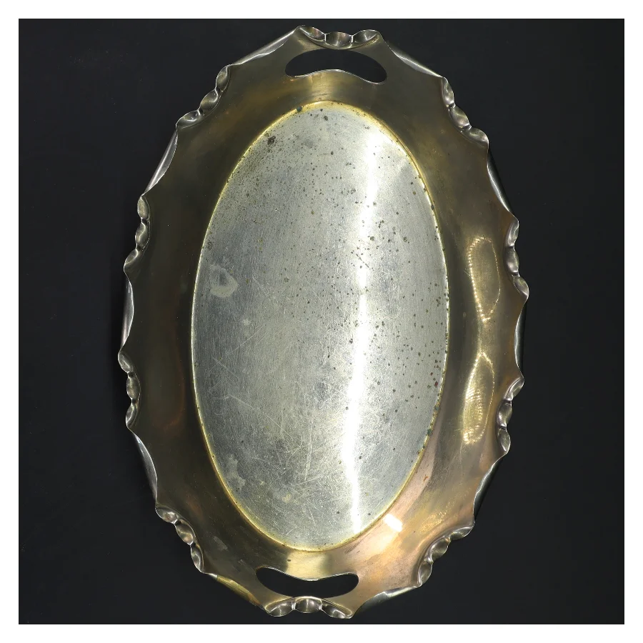 sølvfarvet serveringsfad (str. 26x18x5cm)