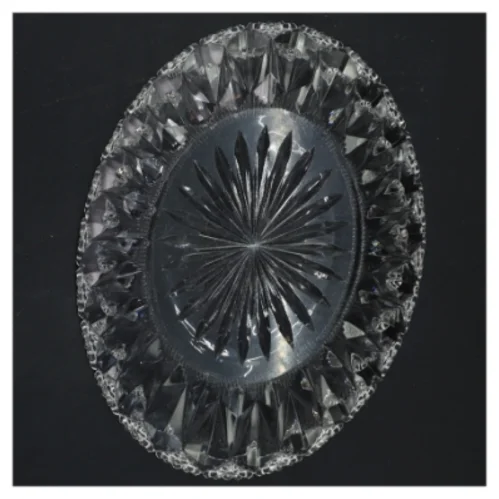 Ovalt Glas fad med mønster (str. 19x14x5 cm)