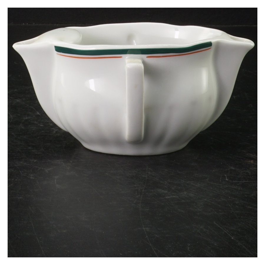 Hvidt porcelænssovseskål fra Pillivuyt (str. 17x12 cm)