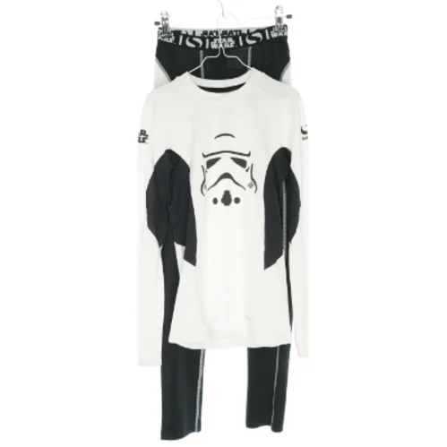 Kostumer & Udklædning (2 stk.) fra Ukendt (str. 158 cm) fra Ukendt (str. 158 cm)