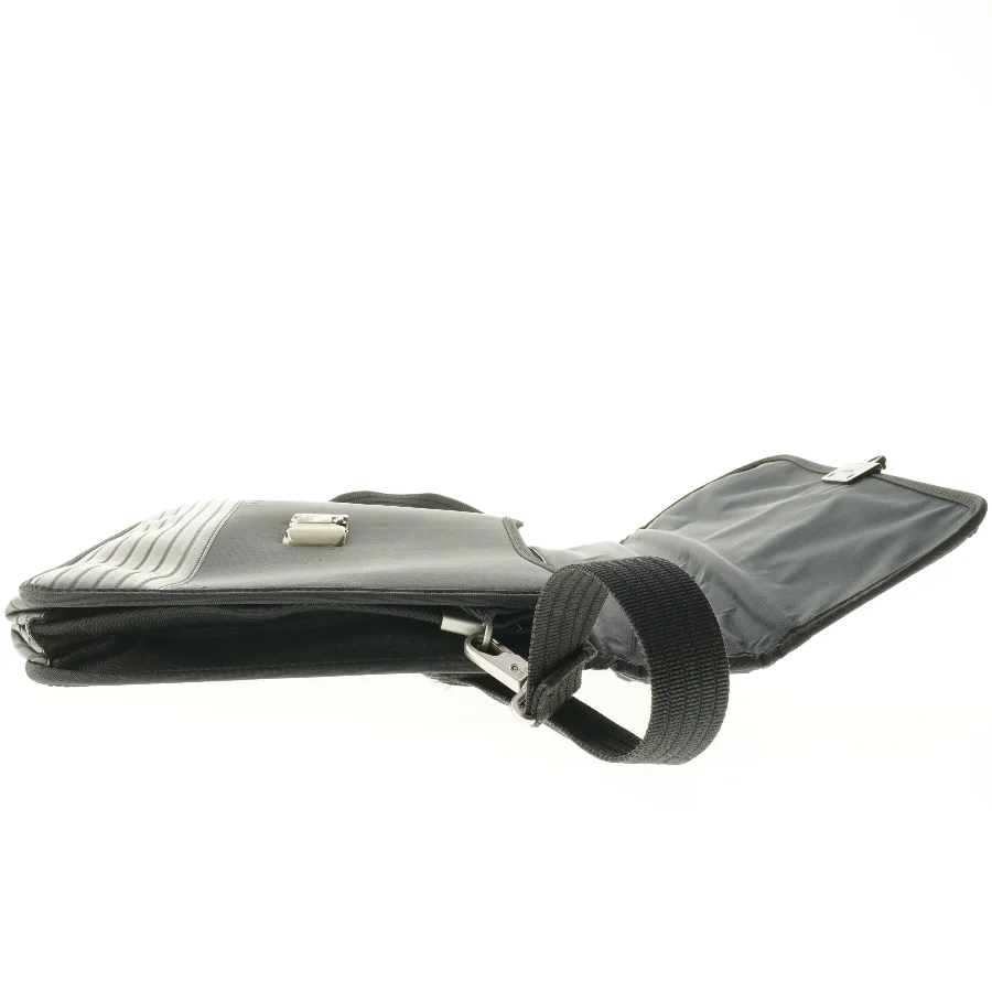 Sort skuldertaske (str. 41 x 32 cm)