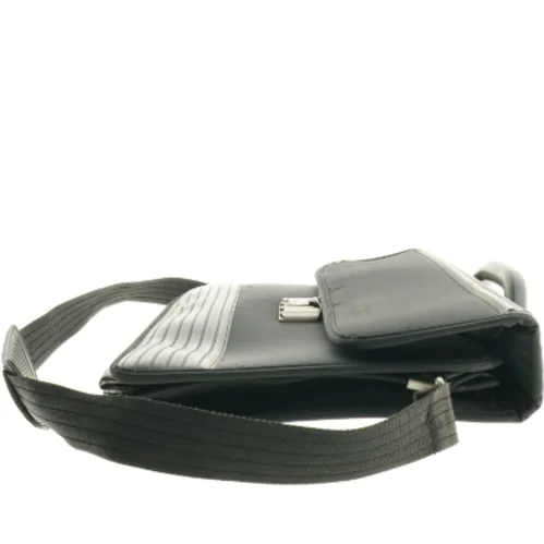 Sort skuldertaske (str. 41 x 32 cm)