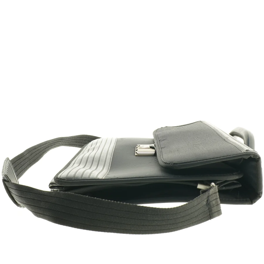 Sort skuldertaske (str. 41 x 32 cm)